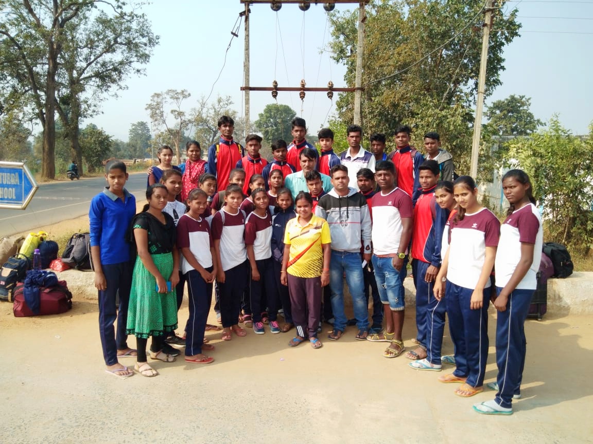 खेल महाकुंभ रायपुर में शामिल होने 24 खिलाडियों का दल हुआ रवाना