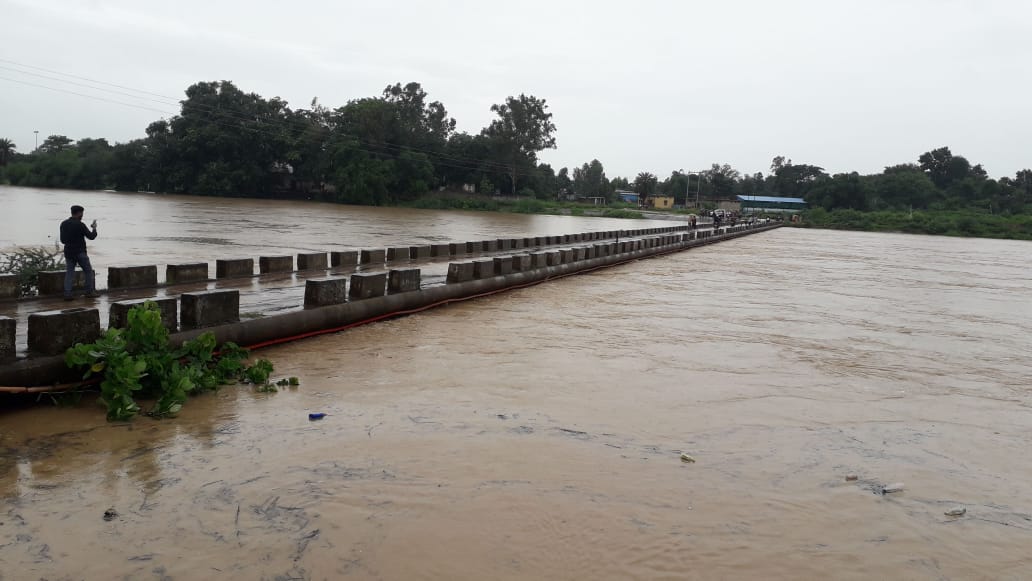 जिले में हो रही लगातार बारिश को लेकर जिला प्रशासन द्वारा चेतावनी जारी, इन्द्रावती के निचले इलाकों के लोगों को सुरक्षित स्थानों पर पहुंचाने के निर्देश, स्कूलों में 29 जुलाई को अवकाश घोषित