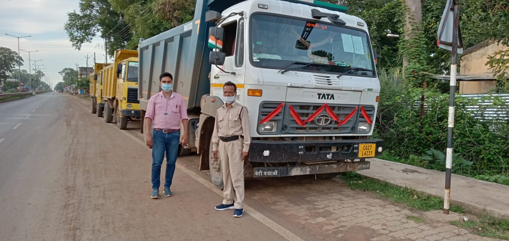 गौण खनिज चूना पत्थर व रेत का अवैध परिवहन करते 8 वाहन जप्त