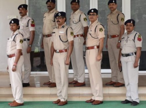 छत्तीसगढ़ शासन द्वारा अनुमोदित राज्य पुलिस के गठन संकेत प्रतीक को बस्तर पुलिस ने किया धारण