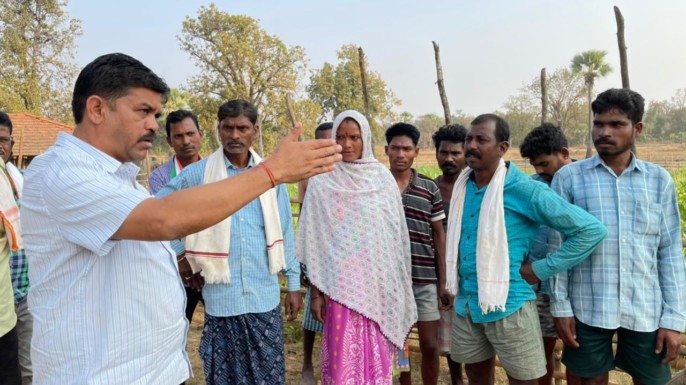 भोपालपटनम के सुदूर गाँव कांदला और कोंडामोसम पहुँचे विधायक ‘विक्रम शाह मंडावी’, कांदला के बोज्जावागु में बनेगा चेक डेम