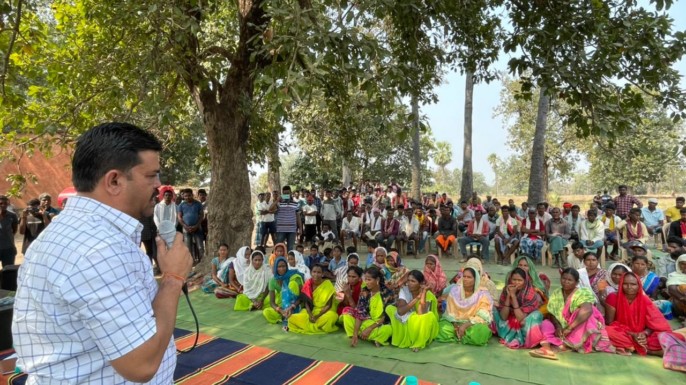 विधायक ने लगाई चौपाल और सुनी ग्रामीणों की समस्याएँ, तीन दिवसीय प्रवास के दौरान आज ‘विक्रम शाह मंडावी’ पहुंचे बामनपुर