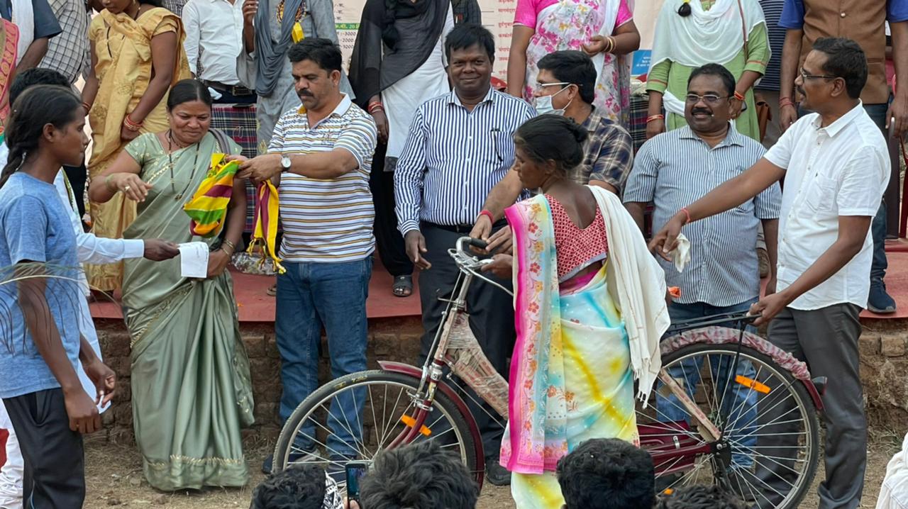 तीन दिवसीय खेल-कूद प्रतियोगिता का हुआ समापन, जिला पंचायत क्षेत्रांतर्गत कुटरू में विधायक ‘विक्रम मंडावी’ ने विजेताओं को किया पुरस्कृत