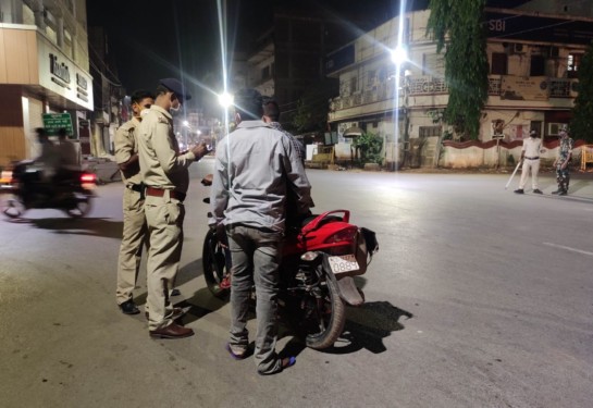 नाइट कर्फ़्यू के साथ ही जगदलपुर शहर में चालानी कार्रवाई हुई तेज, घर से बिना मास्क लगाए निकल रहे हैं, तो हो जाएं सावधान