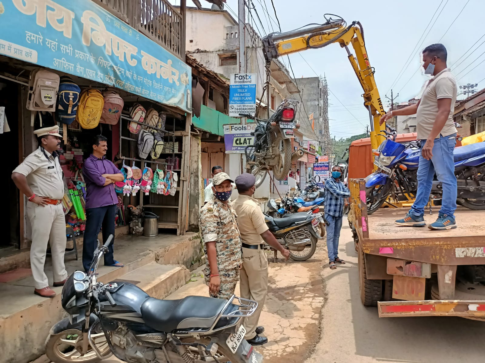 ट्रैफ़िक नियमों की अनदेखी पड़ सकती है भारी, पुलिस की अपील नियमों का करें पालन, उल्लंघन करते 36 वाहनों पर हुई कार्रवाई