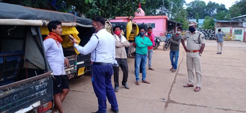 ऑटो व बस चालकों को यातायात-पुलिस की सख़्त हिदायत, ड्रिंक एन ड्राइव व नियमों के उल्लंघन पर होगा लाइसेंस निरस्त, शहर की ट्रैफ़िक व्यवस्था दुरूस्त करने डीएसपी यातायात संभाल रहे कमान, देखें वीडियो..