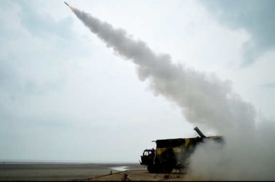 भारतीय वायु सेना की हवाई सुरक्षा क्षमताओं को बढ़ावा, DRDO ने सतह से हवा में मार करने वाली मिसाइल आकाश-एनजी का किया सफल परीक्षण