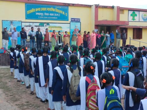 शहर को स्वच्छ रखने निगम आयुक्त की पहल पर हो रहा श्रमदान, स्वच्छता ब्रांड एम्बेसडर, निगम कर्मी व टीम कर रही स्वच्छता के क्षेत्र में लोगों को जागरूक