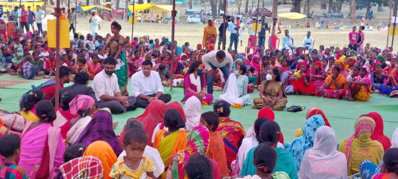 दरभा विकासखण्ड को लिया जाएगा गोद : दीदी मड़ई कार्यक्रम में शामिल हुए कलेक्टर एवं सीईओ, बिहान समूह की मांगों को पूरा करने की कही बात