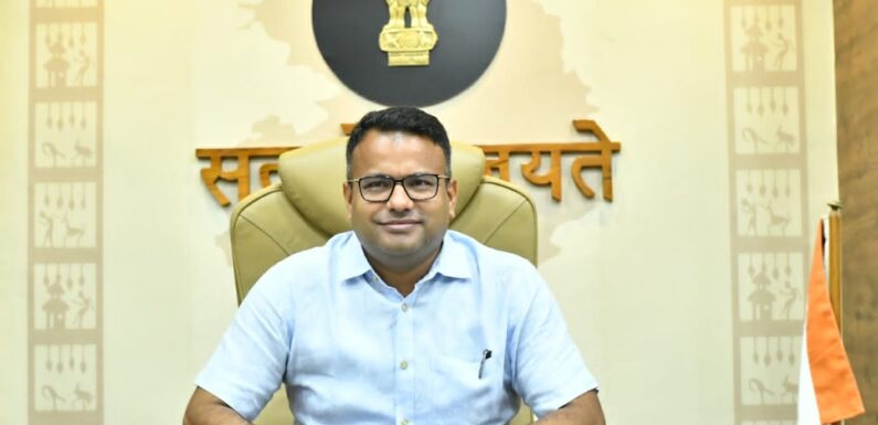 नवपदस्थ कलेक्टर ‘चंदन कुमार’ ने किया पदभार ग्रहण, पूर्व में कांकेर व सुकमा में बतौर कलेक्टर दे चुके हैं सेवाएं