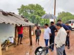 विधायक ‘राजमन बेंजाम’ पहुंचे डेंगू, मलेरिया प्रभावित गांवों में के निरीक्षण पर, जीवन दीप समितियों की बैठक लेकर अधिकारियों को आवश्यक दिशा-निर्देश देने के बाद अब स्वयं उतरे मैदान में