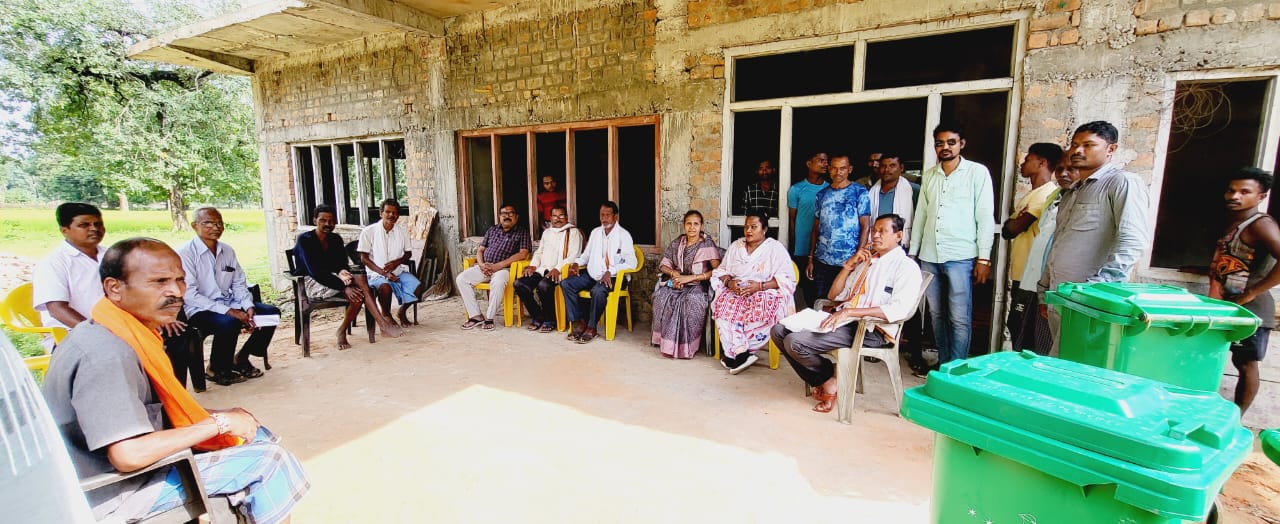 ग्रामीणों की समस्या सुनने विधायक पहुँची गुटोली, हर गांव में बुनियादी सुविधा पहुँचाना हमारी जिम्मेदारी – देवती कर्मा