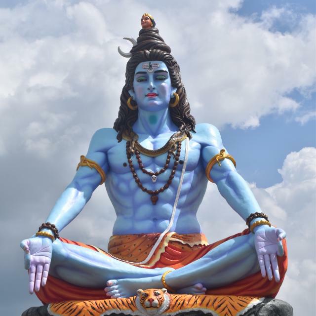 जगदलपुर शहर में 25 फीट ऊंची और 40 टन वजनी भगवान गंगाधर शिव की विशाल प्रतिमा का हुआ अनावरण