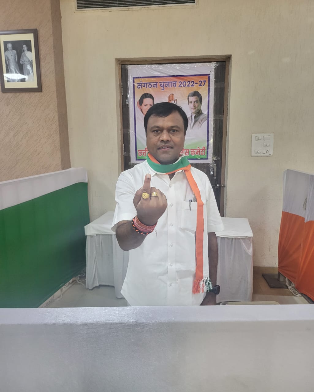 सांसद दीपक बैज ने अखिल भारतीय राष्ट्रीय कांग्रेस के अध्यक्ष पद हेतु चुनाव में किया मतदान, कहा – संगठन की मजबूती के लिये एक-एक वोट है जरूरी