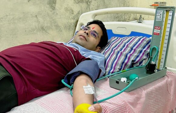 जगदलपुर SDM ‘नंद कुमार चौबे’ ने पेश की मिसाल : हर वर्ष 03 बार करते हैं रक्तदान, 31वीं बार रक्तदान कर कहा – लोगों की बचाएं जान, आप भी करें रक्तदान