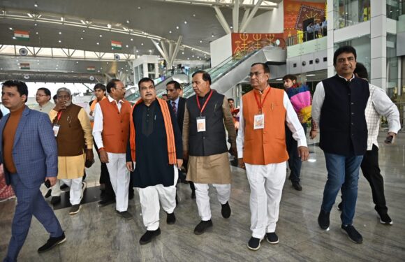 CM विष्णुदेव साय के शपथ ग्रहण समारोह में शामिल होने गृहमंत्री अमित शाह व परिवहन मंत्री नितिन गडकरी पहुंचे रायपुर