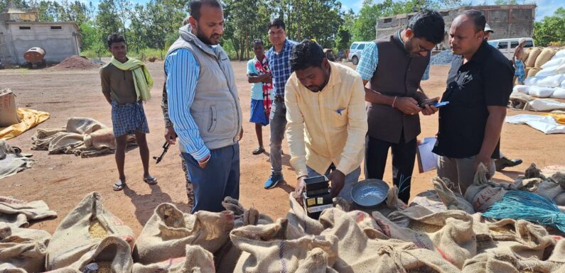 कलेक्टर ने धान खरीदी केंद्रों का किया निरीक्षण, बारदाना प्रबंधन में लापरवाही के चलते मूली, सोनारपाल उपार्जन केंद्र के प्रबंधक को हटाने के निर्देश