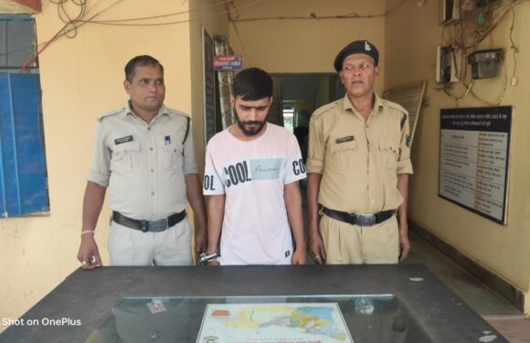 मंत्रालय में नौकरी लगाने के नाम पर लाखों की ठगी, धमतरी निवासी आरोपी को नया रायपुर से बोधघाट पुलिस ने किया गिरफ्तार