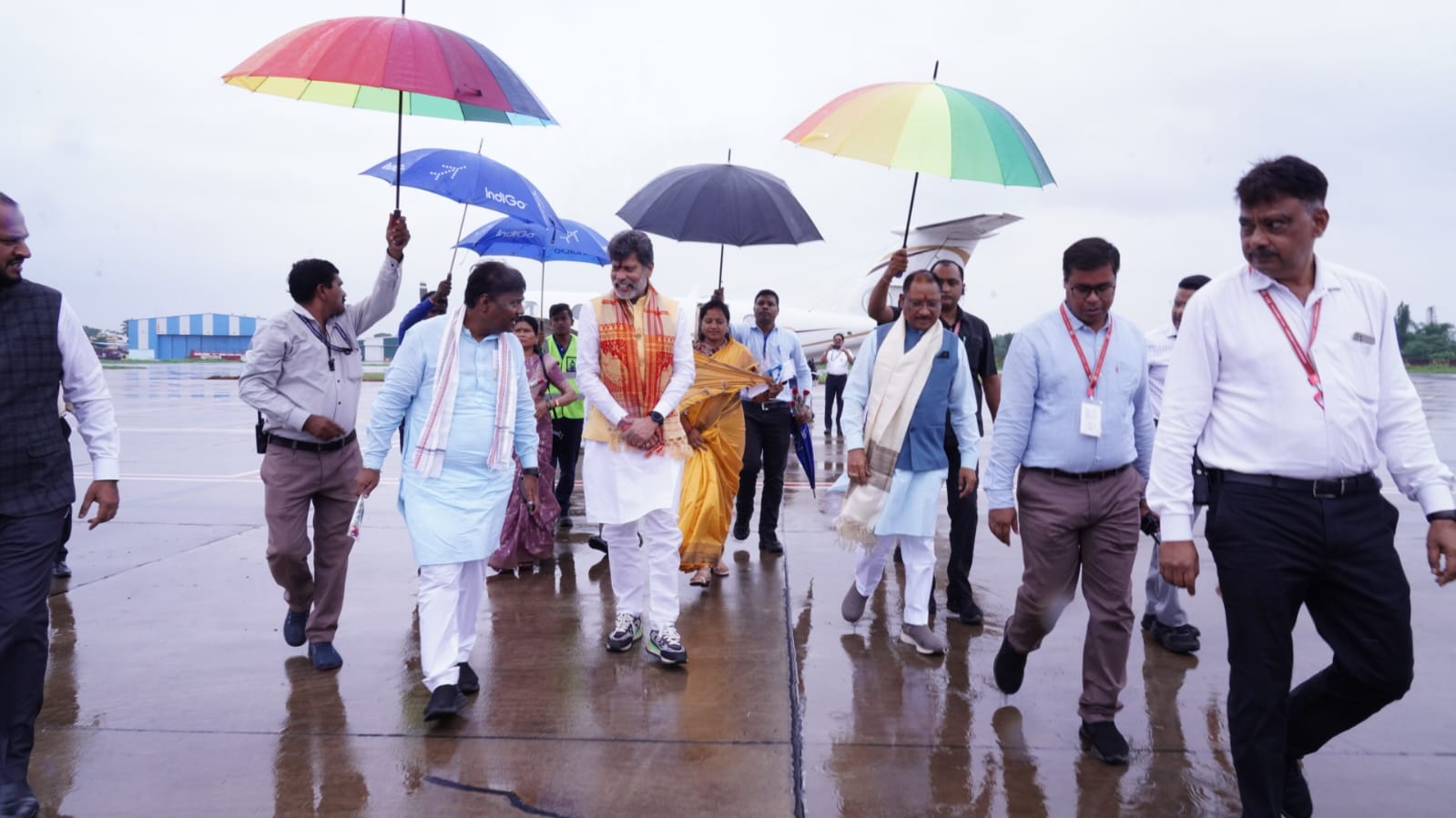 सीएम विष्णुदेव साय एक दिवसीय प्रवास पर पहुंचे जगदलपुर, मां दंतेश्वरी एयरपोर्ट में किया गया आत्मीय स्वागत