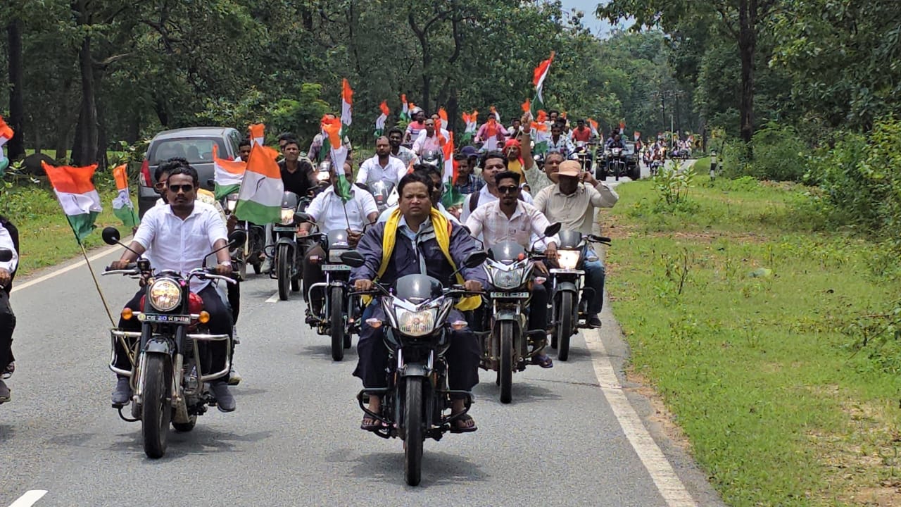 ‘हर घर तिरंगा’ अभियान को लेकर भाजपा ने निकाली तिरंगा यात्रा, पूर्वमंत्री महेश गागड़ा हुए शामिल, जिले भर में दिखा देशभक्तिमय वातावरण